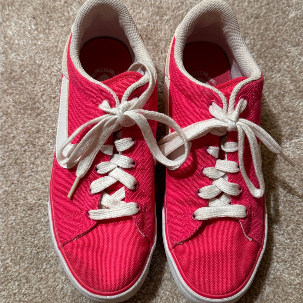 Nike shoes - Picture 2 of 4